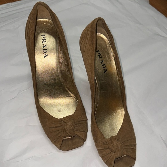 Prada heels - Picture 1 of 5